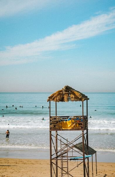 Surf camp w Tamraght jest idealnym miejscem na złapanie pierwszych fal: łagodne, długie fale i doświadczeni instruktorzy ułatwią złapanie nowej zajawki!