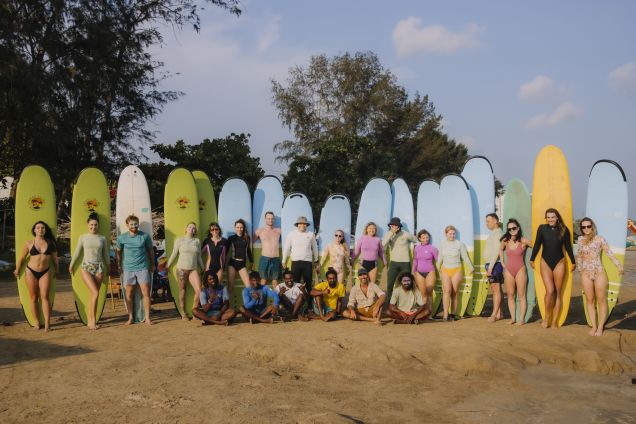 Surf camp i Sylwester w jednym? Takie rzeczy tylko z GDINA SURF CREW. Zalicz wyjazd na tropikalną Sri Lankę, złap swoje pierwsze fale i przeżyj wyjątkową sylwestrową noc.