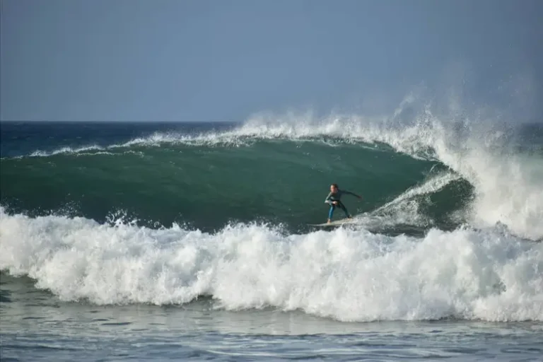 Porozmawiajmy po surfersku, czyli slang, którym mówią prawdziwi surferzy!