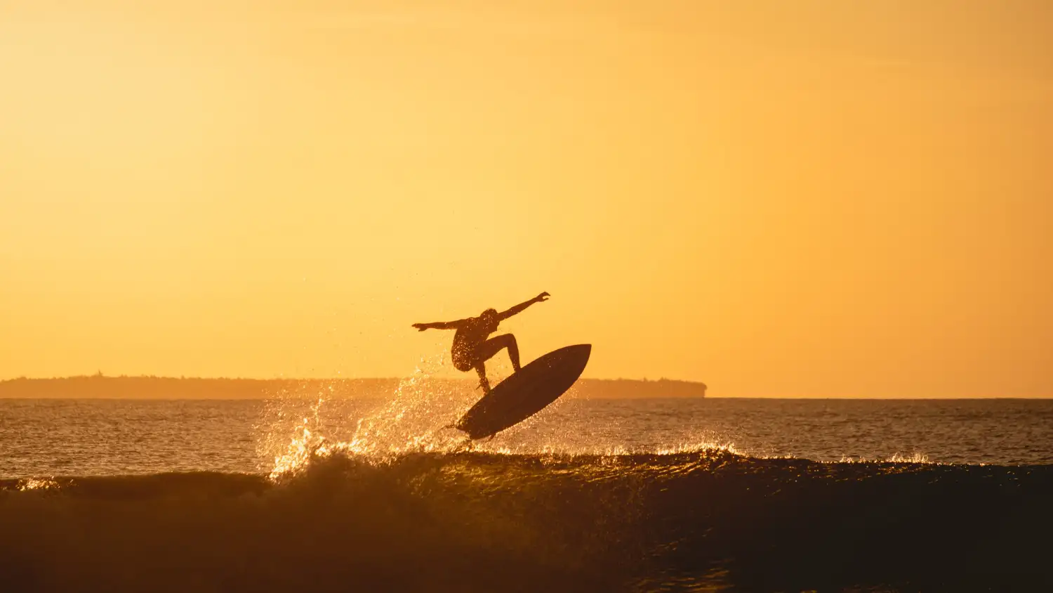 Surfing w Hiszpanii – gdzie i kiedy jechać?